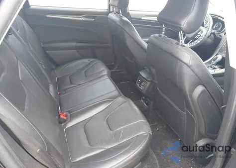 2015 Ford Fusion Hybrid Titanium z USA, uszkodzony, nr VIN 3FA6P0RU0FR218532